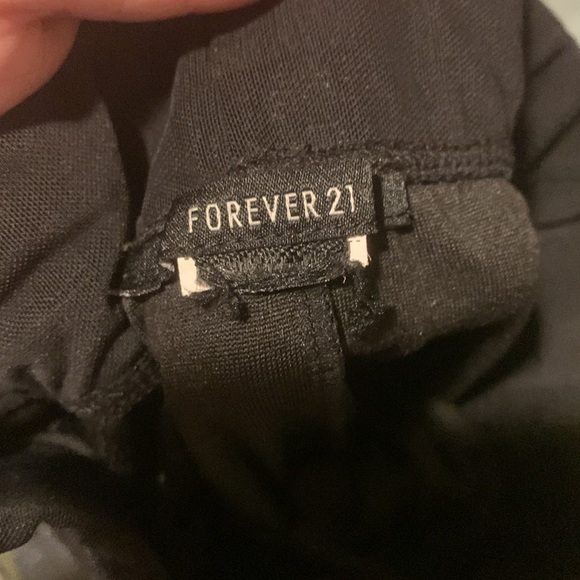 Forever 21 shorts all black - Picture 2 of 2
